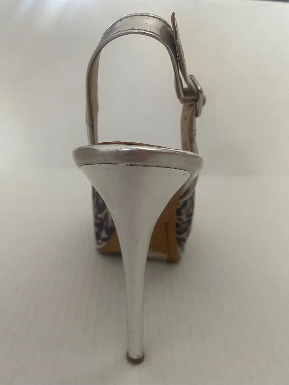 GUESS Slingback Peep-Toe 5” Heel in brown & silver Leopard Print Size 7 - Picture 5 of 16